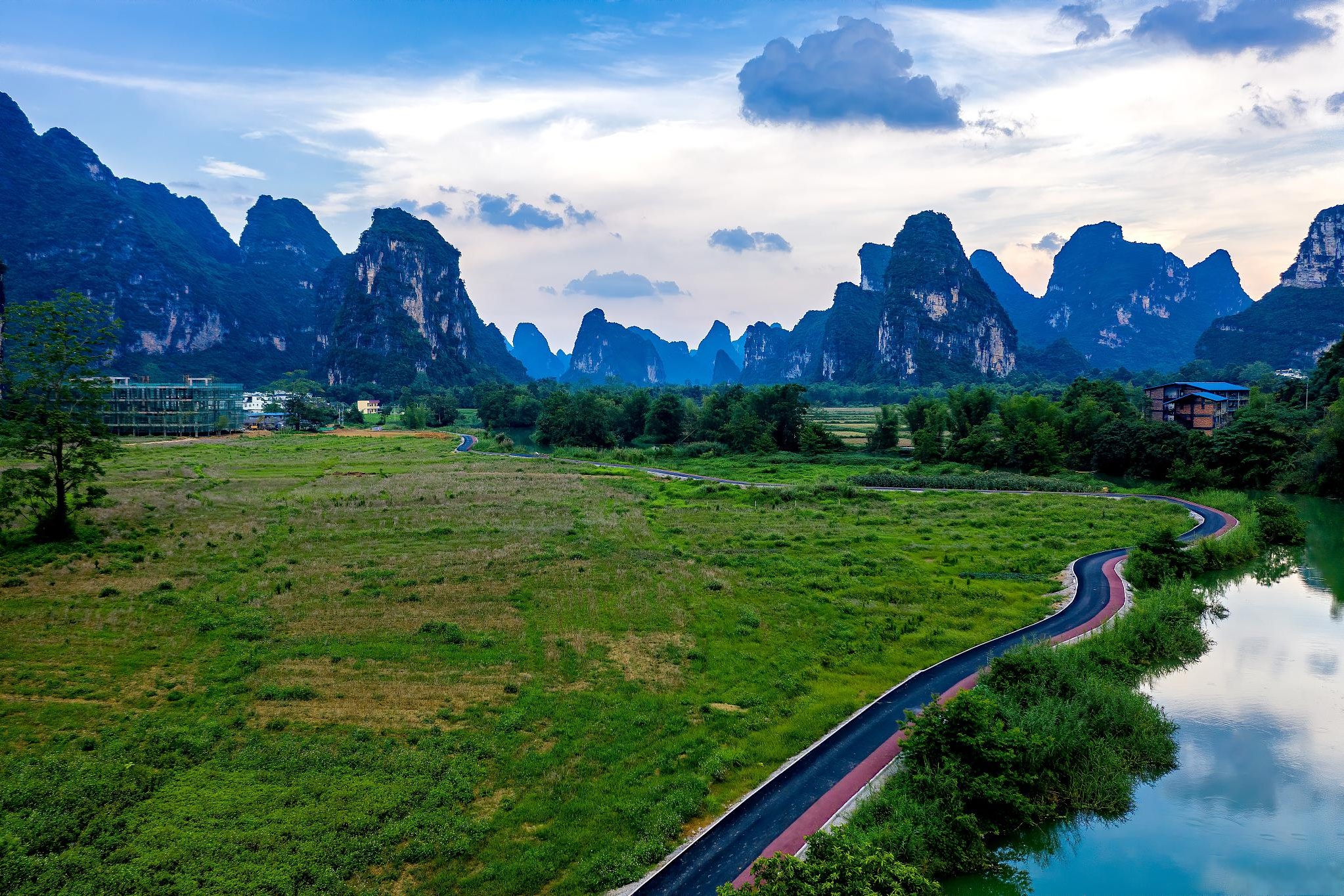 Yingxi Peak Forest Corridor